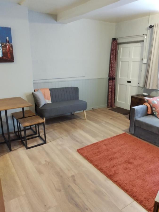 Appartement Self Contained Flat In Llanfyllin Powys Extérieur photo